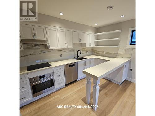 3Xxx Manitoba, Vancouver, BC - Indoor Photo Showing Kitchen