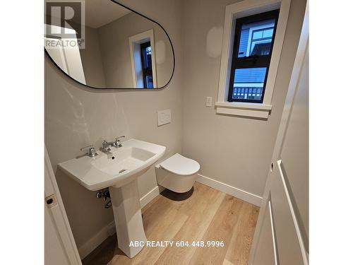 3Xxx Manitoba, Vancouver, BC - Indoor Photo Showing Bathroom