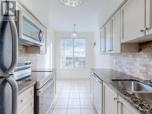 807 - 2772 Keele Street, Toronto, ON - Indoor Photo Showing Kitchen With Double Sink