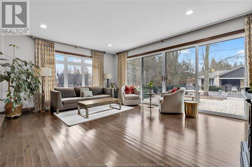 1879 Stone Mill Court, Woodslee, ON - Indoor Photo Showing Living Room