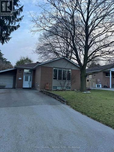 1 Davidson Road, Aurora, ON - Outdoor