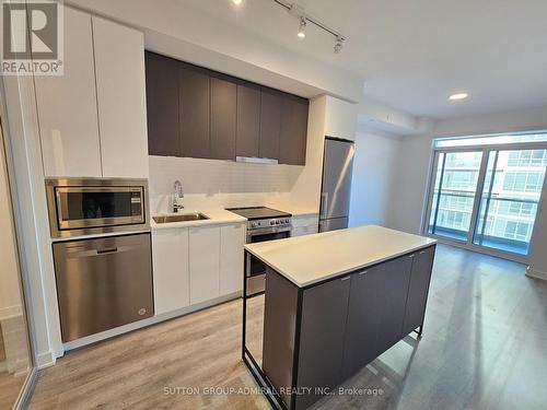 2408 - 30 Upper Mall Way, Vaughan, ON - Indoor Photo Showing Kitchen With Stainless Steel Kitchen