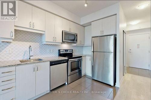 419 Ne - 9205 Yonge Street, Richmond Hill, ON - Indoor Photo Showing Kitchen With Stainless Steel Kitchen With Upgraded Kitchen