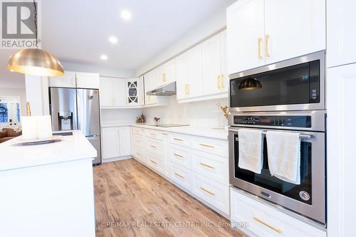 3759 Milkwood Crescent, Mississauga, ON - Indoor Photo Showing Kitchen