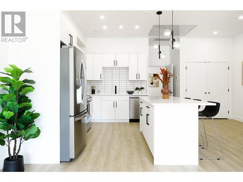 850 Railway Lane Unit# 103, Okanagan Falls, BC - Indoor Photo Showing Kitchen With Stainless Steel Kitchen With Upgraded Kitchen