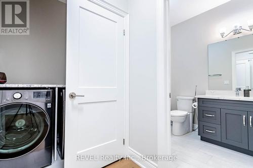 16 - 154 Port Robinson Road, Pelham, ON - Indoor Photo Showing Laundry Room