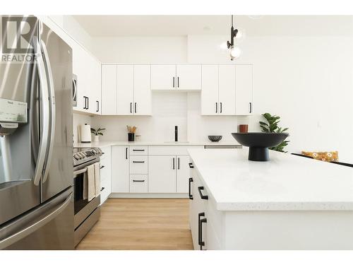 850 Railway Lane Unit# 102, Okanagan Falls, BC - Indoor Photo Showing Kitchen With Upgraded Kitchen