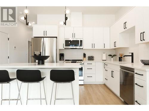 850 Railway Lane Unit# 102, Okanagan Falls, BC - Indoor Photo Showing Kitchen With Upgraded Kitchen