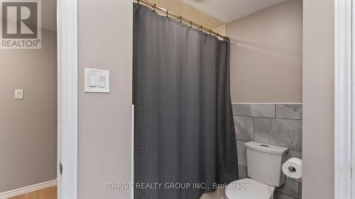 171 Estella Court, London, ON - Indoor Photo Showing Bathroom