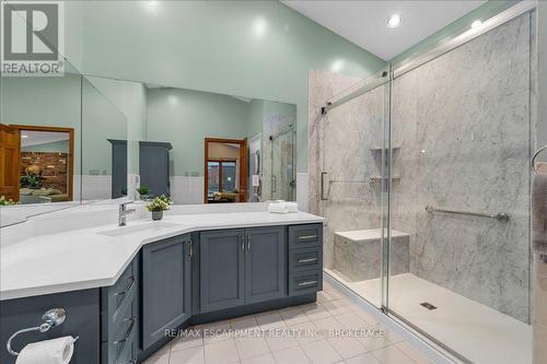 33 Old Orchard Avenue, Grimsby (540 - Grimsby Beach), ON - Indoor Photo Showing Bathroom