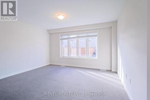 17 Hawthorn Avenue, Thorold, ON - Indoor Photo Showing Other Room