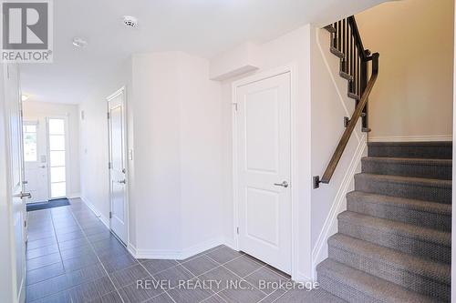 17 Hawthorn Avenue, Thorold, ON - Indoor Photo Showing Other Room