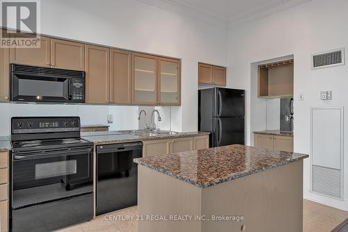 414 - 410 Queens Quay W, Toronto, ON - Indoor Photo Showing Kitchen