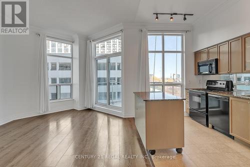 414 - 410 Queens Quay W, Toronto, ON - Indoor Photo Showing Kitchen