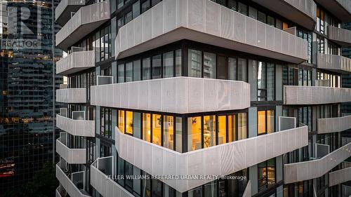 1604 - 100 Harbour Street, Toronto, ON - Outdoor With Exterior