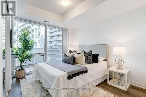 1604 - 100 Harbour Street, Toronto, ON - Indoor Photo Showing Bedroom