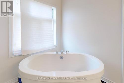 1286 Aquarius Trail, Pickering, ON - Indoor Photo Showing Bathroom