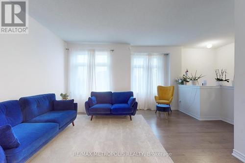 1286 Aquarius Trail, Pickering, ON - Indoor Photo Showing Living Room