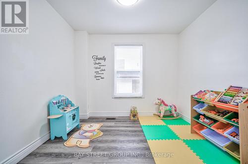 5241 Kitchener Street, Niagara Falls, ON - Indoor Photo Showing Other Room