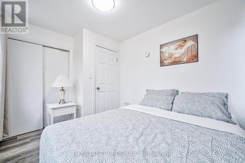 5241 Kitchener Street, Niagara Falls, ON - Indoor Photo Showing Bedroom