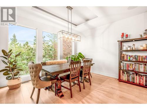 900 Stockley Street, Kelowna, BC - Indoor Photo Showing Dining Room