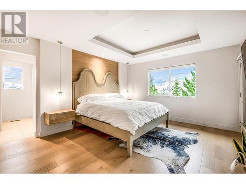 900 Stockley Street, Kelowna, BC - Indoor Photo Showing Bedroom