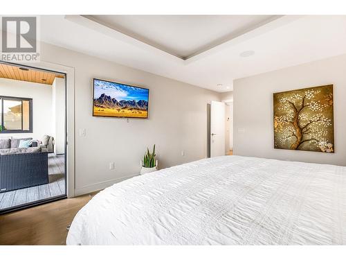 900 Stockley Street, Kelowna, BC - Indoor Photo Showing Bedroom