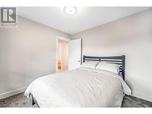 900 Stockley Street, Kelowna, BC - Indoor Photo Showing Bedroom