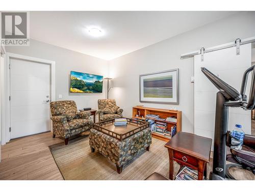 900 Stockley Street, Kelowna, BC - Indoor