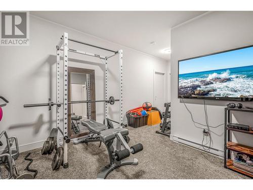 900 Stockley Street, Kelowna, BC - Indoor Photo Showing Gym Room