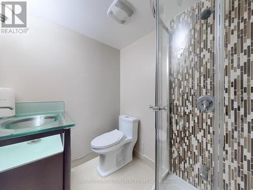 22 Overton Crescent, Toronto, ON - Indoor Photo Showing Bathroom