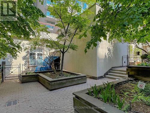 123 - 71 Mccaul Street, Toronto, ON - Outdoor