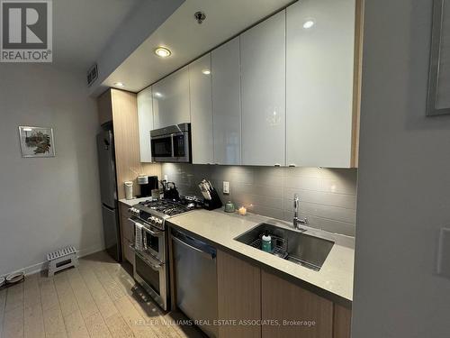 511 - 88 Colgate Avenue, Toronto, ON - Indoor Photo Showing Kitchen With Upgraded Kitchen