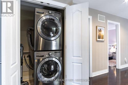 43 Via Borghese Street, Vaughan, ON - Indoor Photo Showing Laundry Room