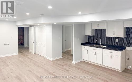 43 Via Borghese Street, Vaughan, ON - Indoor Photo Showing Kitchen With Double Sink