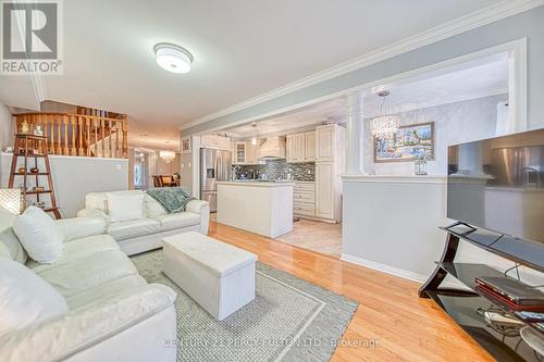 107 Venice Gate Drive, Vaughan, ON - Indoor Photo Showing Living Room