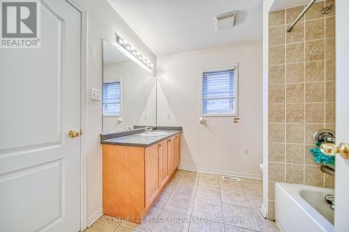 107 Venice Gate Drive, Vaughan, ON - Indoor Photo Showing Bathroom