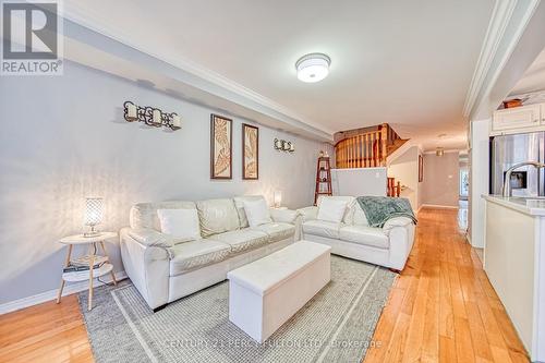 107 Venice Gate Drive, Vaughan, ON - Indoor Photo Showing Living Room