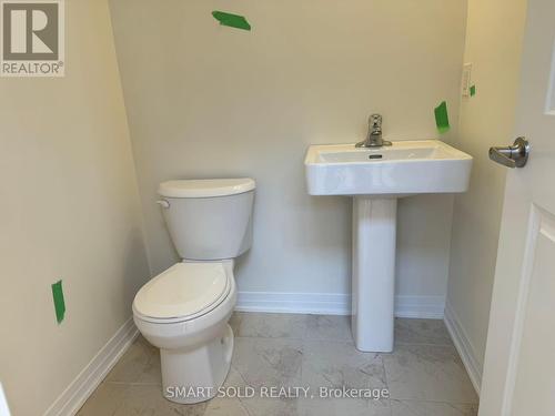 17 Gillies Lane, Richmond Hill, ON - Indoor Photo Showing Bathroom