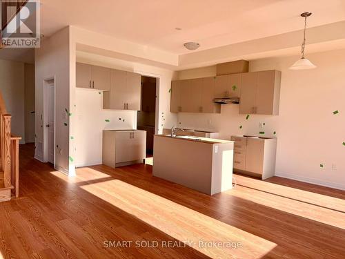 17 Gillies Lane, Richmond Hill, ON - Indoor Photo Showing Kitchen