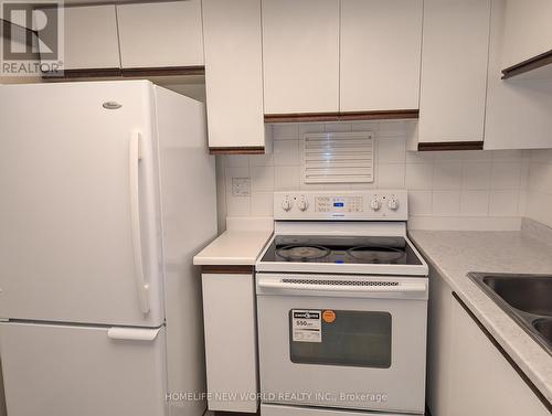 1512 - 225 Bamburgh Circle, Toronto, ON - Indoor Photo Showing Kitchen