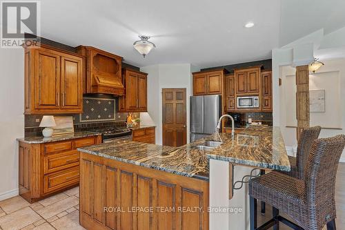 132 Country Carriage Way, Ottawa, ON - Indoor Photo Showing Kitchen With Double Sink