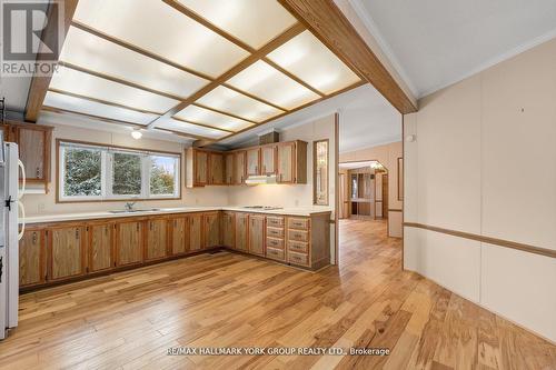 3 Inlet Court, Georgina, ON - Indoor Photo Showing Kitchen