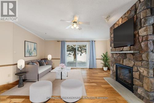 3 Inlet Court, Georgina, ON - Indoor Photo Showing Living Room With Fireplace