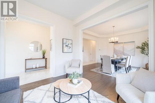 135 Steam Whistle Drive, Whitchurch-Stouffville, ON - Indoor Photo Showing Living Room