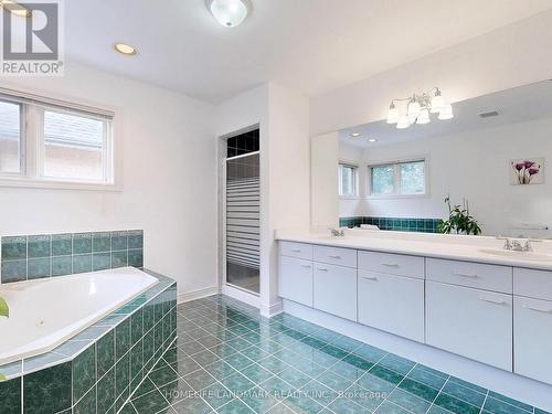 64 Bradgate Drive, Markham, ON - Indoor Photo Showing Bathroom