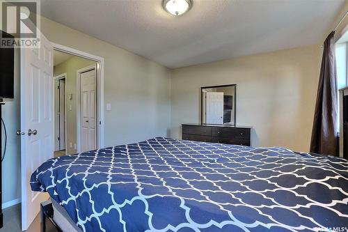 74 4500 Child Avenue, Regina, SK - Indoor Photo Showing Bedroom