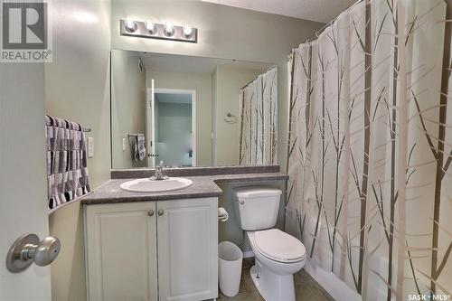 74 4500 Child Avenue, Regina, SK - Indoor Photo Showing Bathroom