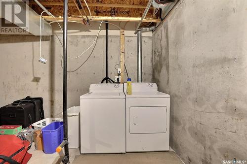 74 4500 Child Avenue, Regina, SK - Indoor Photo Showing Laundry Room