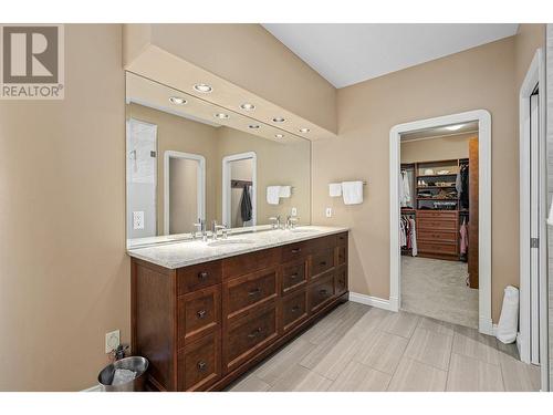 4382 Hobson Road, Kelowna, BC - Indoor Photo Showing Bathroom